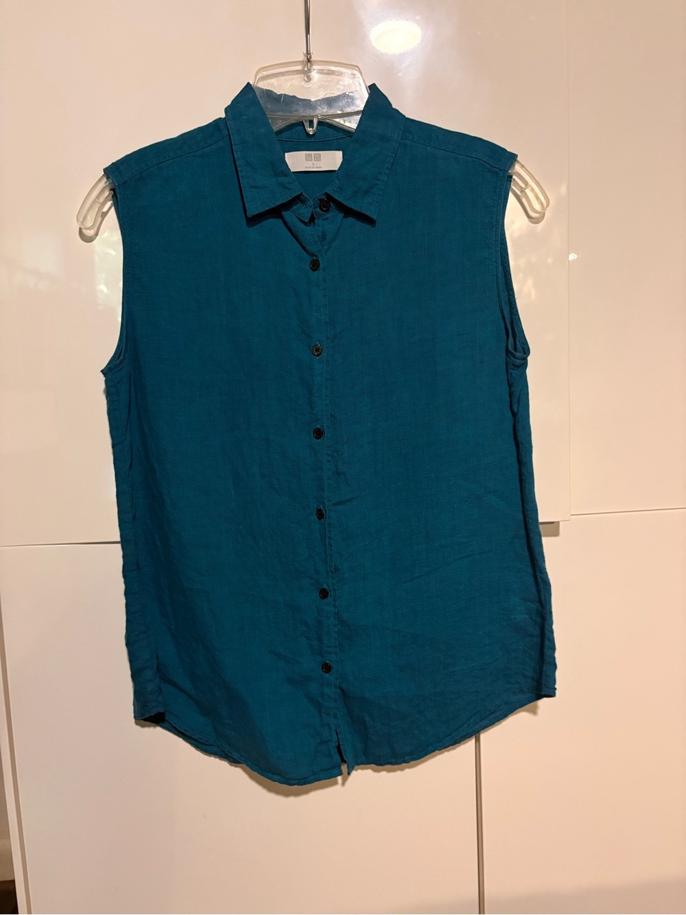 Uniqlo Linen Sleeveless Teal Button-Up Shirt